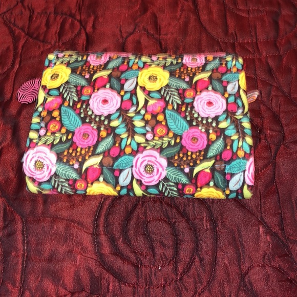 Vera Bradley Style Handmade and designed by Shannon 3 pocket wallet - Picture 7 of 7